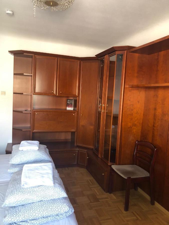 A Private Room In A Shared Apartment Vienna Esterno foto
